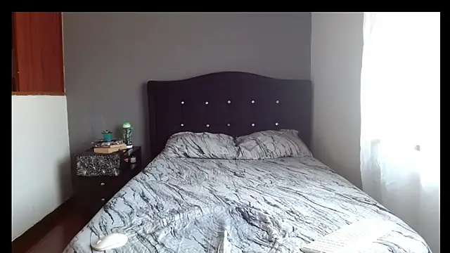 Emilia 1995 online show from March 24, 1:11 pm