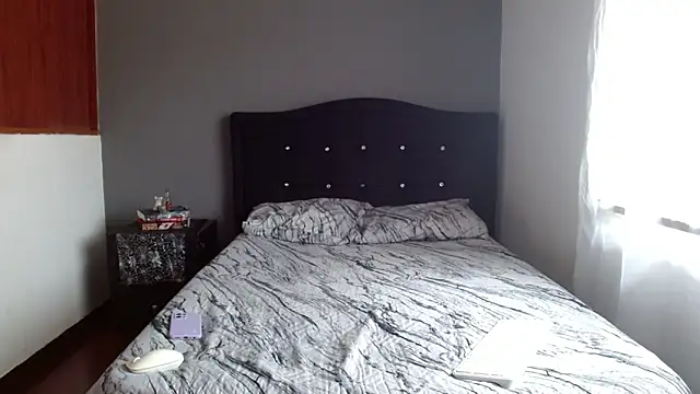 Emilia 1995 online show from September 10, 3:55 pm