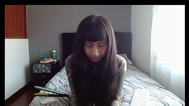 Emilia 1995 online show from March 26, 1:09 pm