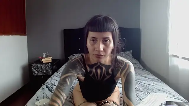 Emilia 1995 online show from September 22, 7:42 pm