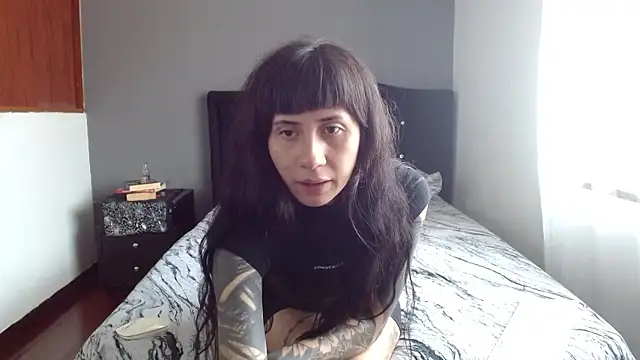 Emilia 1995 online show from January 11, 3:52 pm