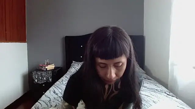 Emilia 1995 online show from October 7, 6:42 pm