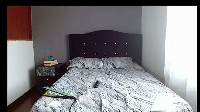 Emilia 1995 online show from February 20, 1:13 pm