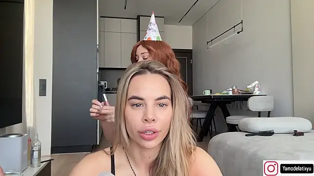 diffgirls2 online show from May 23, 7:29 am
