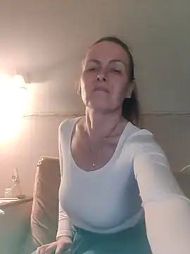 Evelina cute online show from December 5, 5:00 pm