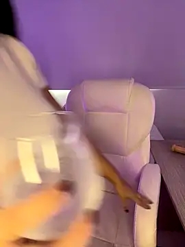 nyna 1 online show from December 14, 10:15 pm