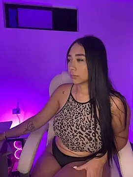 Snapshot of nyna_1 chatting on May 29, 12:05 am nyna 1 online show from May 29, 12:05 am