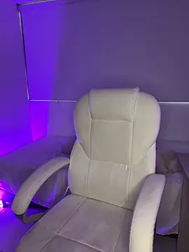 nyna 1 online show from December 3, 10:31 pm