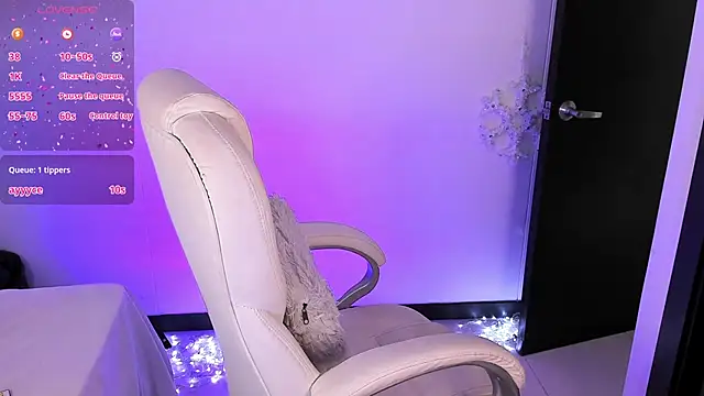 nyna 1 online show from February 15, 10:10 pm