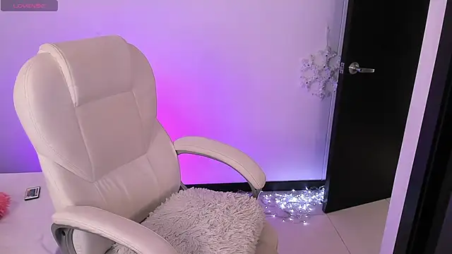 nyna 1 online show from February 13, 8:45 pm