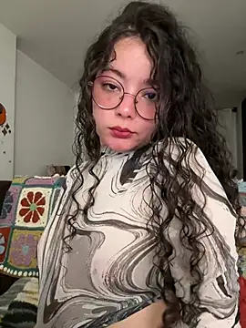 Snapshot of Antoniart_ chatting on March 16, 2:10 am Antoniart online show from March 16, 2:10 am