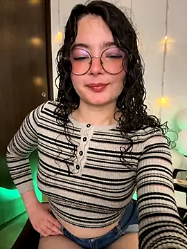 Snapshot of Antoniart_ chatting on October 8, 2:57 am Antoniart online show from October 8, 2:57 am