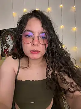 Snapshot of Antoniart_ chatting on March 12, 1:25 am Antoniart online show from March 12, 1:25 am