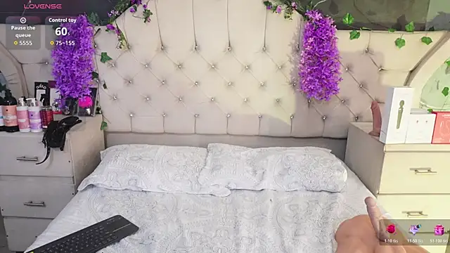 AmberGreyy  online show from July 14, 2:05 am