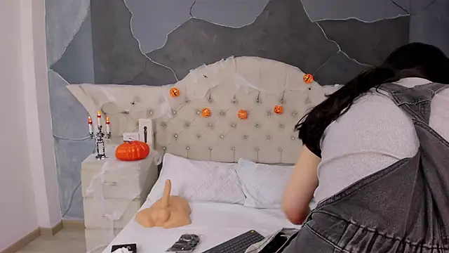 Snapshot of AmberGreyy_ chatting on October 6, 5:57 pm AmberGreyy online show from October 6, 5:57 pm