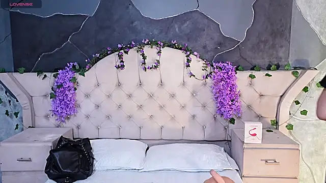 AmberGreyy  online show from June 3, 7:18 pm