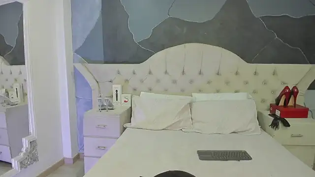 Snapshot of AmberGreyy_ chatting on March 9, 12:42 pm AmberGreyy online show from March 9, 12:42 pm