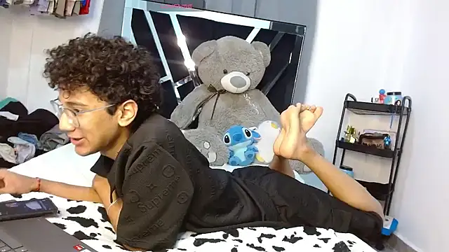 harrytwink18 online show from February 19, 6:16 pm