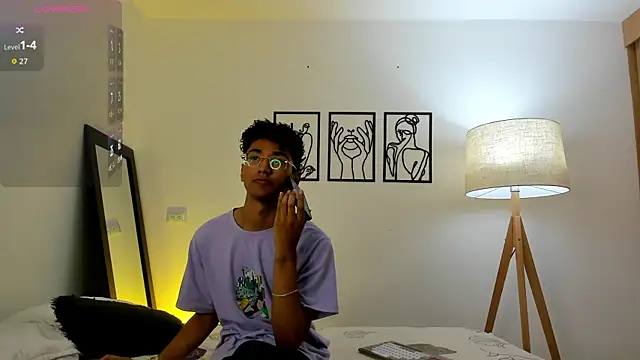 harrytwink18 online show from January 10, 6:03 pm