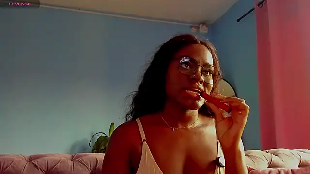 IsabellaBromsS online show from April 20, 10:44 pm