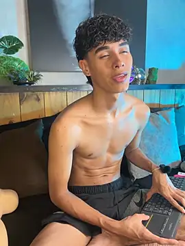 andrewortix online show from April 10, 5:58 am