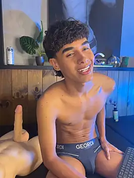 andrewortix online show from April 14, 11:21 pm