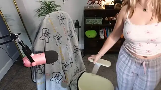 rodeobrii online show from November 16, 2:16 am