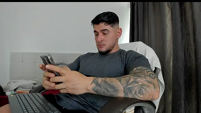 Teilor Creed online show from November 20, 7:25 pm