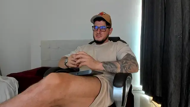 Teilor Creed online show from February 26, 7:36 pm