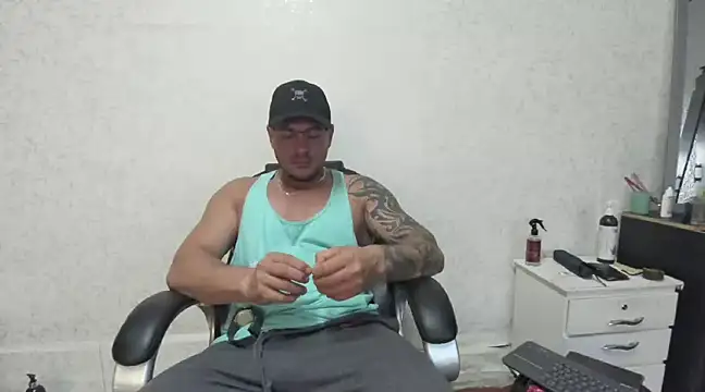 Snapshot of Teilor_Creed chatting on January 24, 10:08 pm Teilor Creed online show from January 24, 10:08 pm