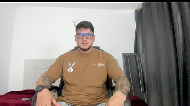 Teilor Creed online show from November 15, 6:01 pm