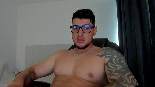 Teilor Creed online show from April 2, 9:10 pm