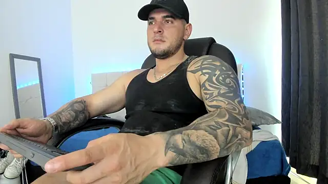 Teilor Creed online show from December 14, 6:24 pm