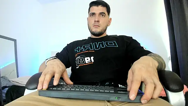 Teilor Creed online show from December 20, 7:06 pm