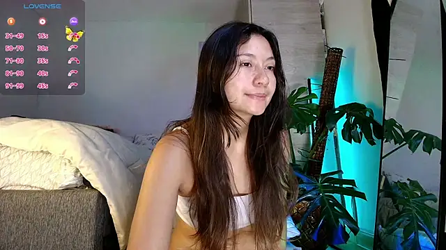 Snapshot of HelennaMoon_ chatting on June 20, 2:44 pm HelennaMoon online show from June 20, 2:44 pm