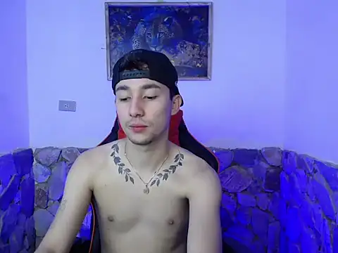 Snapshot of SebasstianGrand chatting on November 14, 2:43 pm SebasstianGrand online show from November 14, 2:43 pm