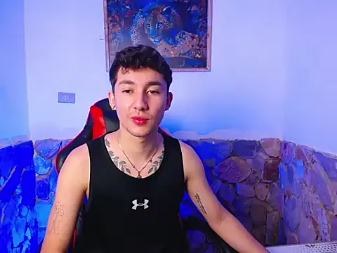 Snapshot of SebasstianGrand chatting on November 17, 7:18 pm SebasstianGrand online show from November 17, 7:18 pm