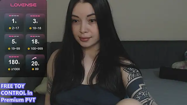 Snapshot of IamLika chatting on February 8, 8:06 pm IamLika online show from February 8, 8:06 pm