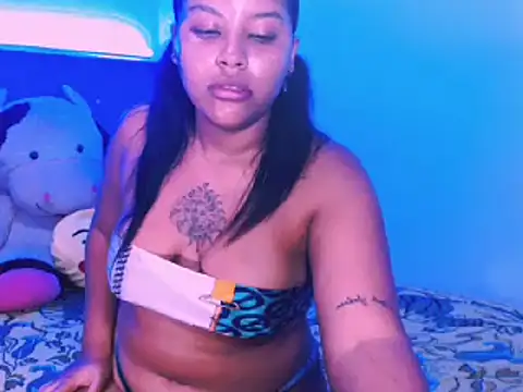 Snapshot of ladypussy69 chatting on February 3, 6:22 am ladypussy69 online show from February 3, 6:22 am