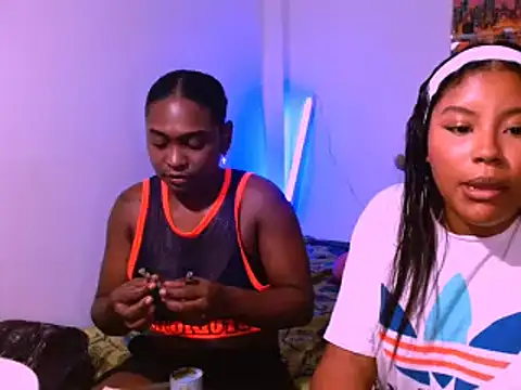 ladypussy69 online show from October 18, 7:16 pm