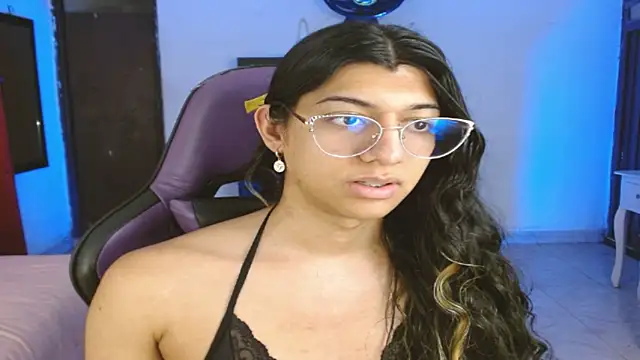 engielphoenis14 online show from February 10, 6:01 am