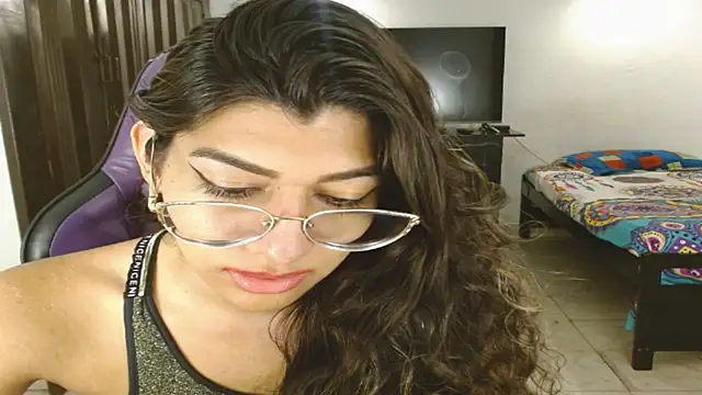 Snapshot of engielphoenis14 chatting on June 11, 2:22 am engielphoenis14 online show from June 11, 2:22 am