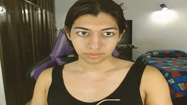 Snapshot of engielphoenis14 chatting on June 12, 1:03 am engielphoenis14 online show from June 12, 1:03 am