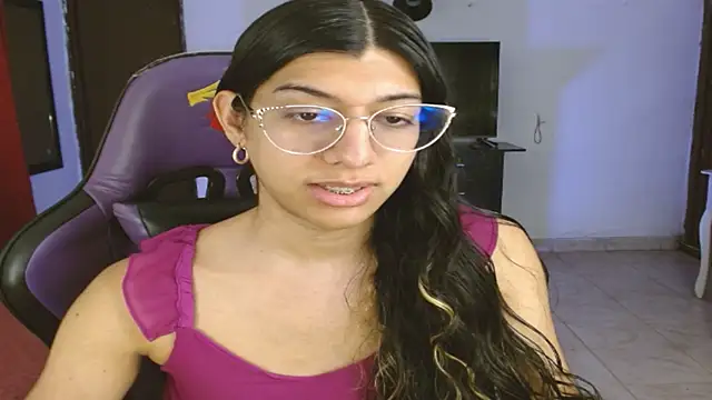 engielphoenis14 online show from March 6, 11:00 pm