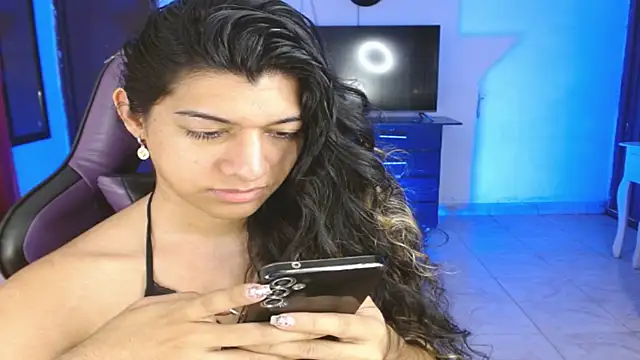 engielphoenis14 online show from February 5, 12:06 am