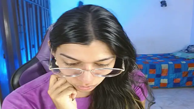 Snapshot of engielphoenis14 chatting on November 15, 2:48 am engielphoenis14 online show from November 15, 2:48 am