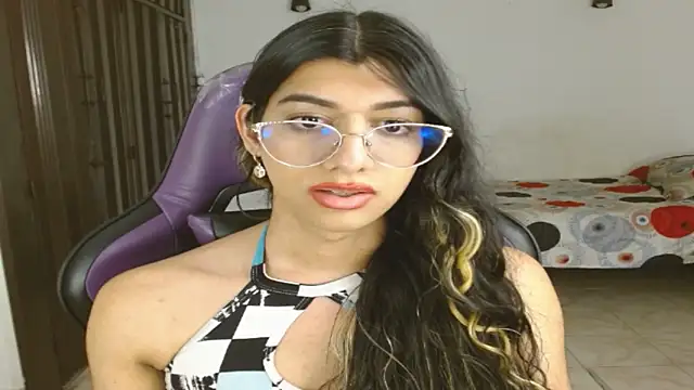 Snapshot of engielphoenis14 chatting on September 11, 11:27 pm engielphoenis14 online show from September 11, 11:27 pm