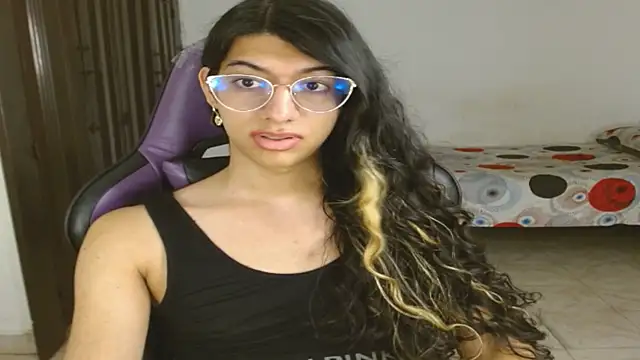 engielphoenis14 online show from September 26, 9:32 pm