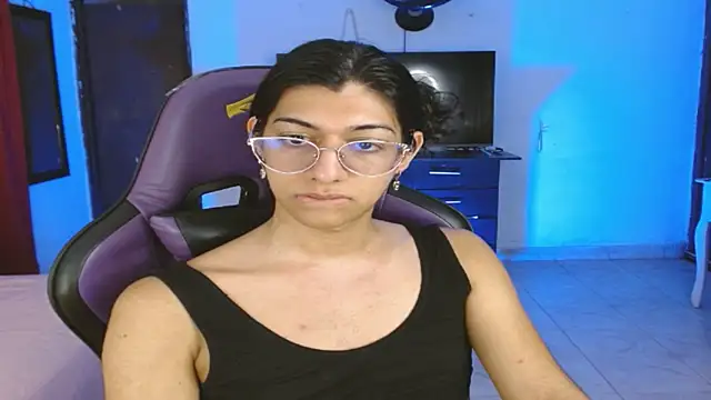 engielphoenis14 online show from January 16, 3:21 am