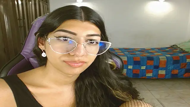 Snapshot of engielphoenis14 chatting on November 16, 4:06 am engielphoenis14 online show from November 16, 4:06 am